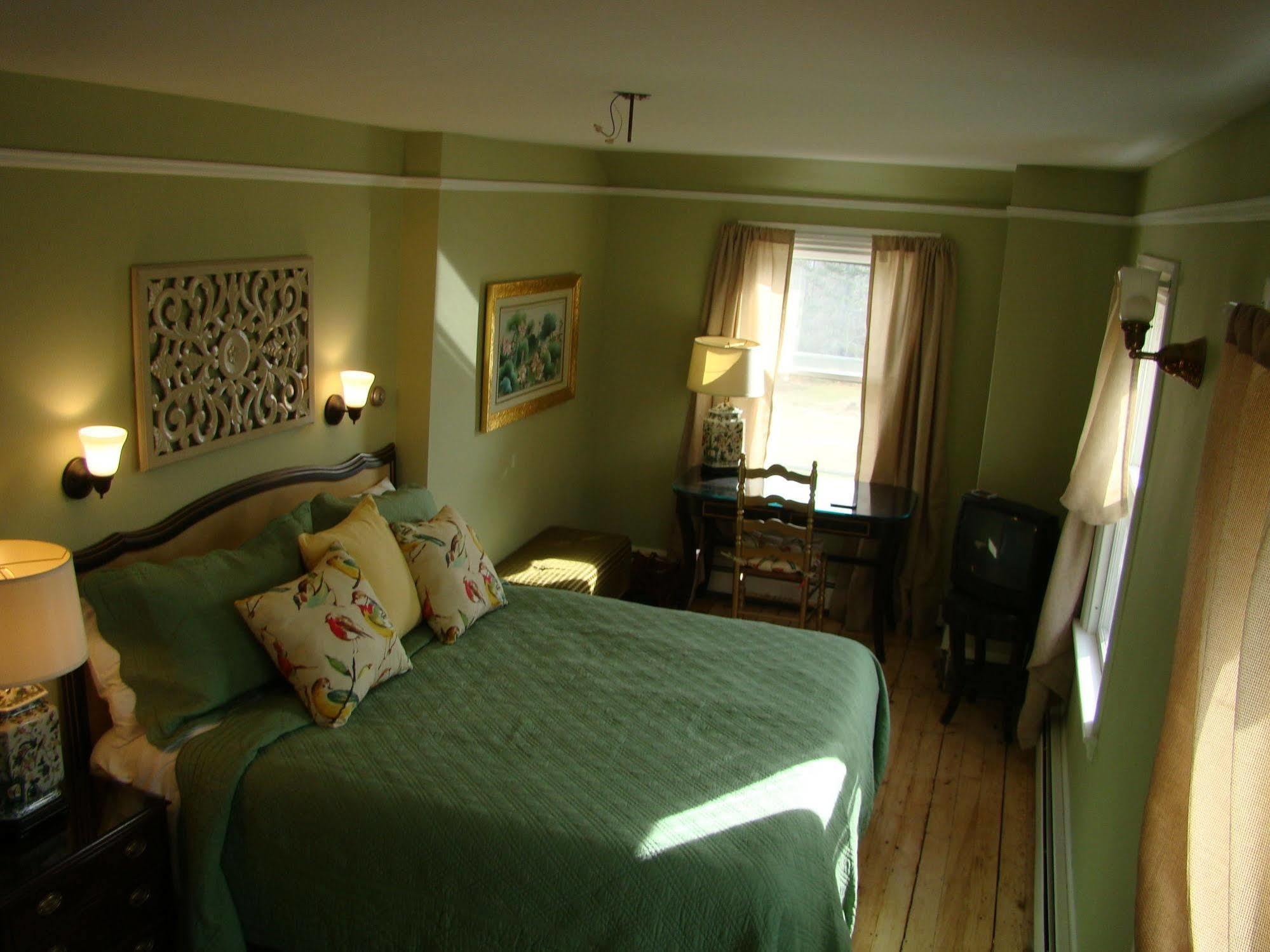 Belfast Breeze Inn Extérieur photo