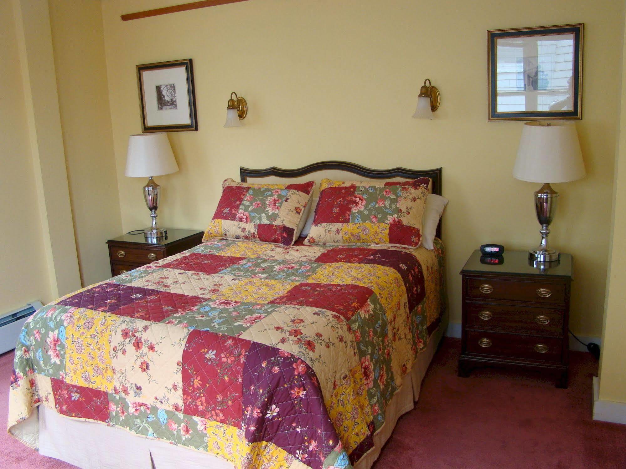 Belfast Breeze Inn Extérieur photo
